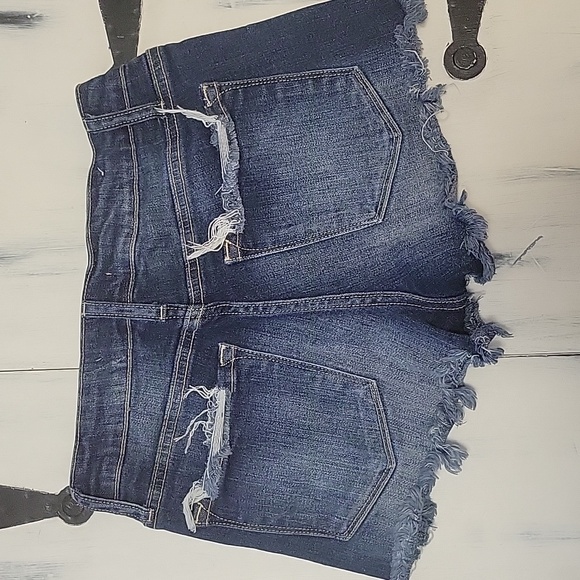 KanCan, Distressed Jean shorts - Picture 4 of 6